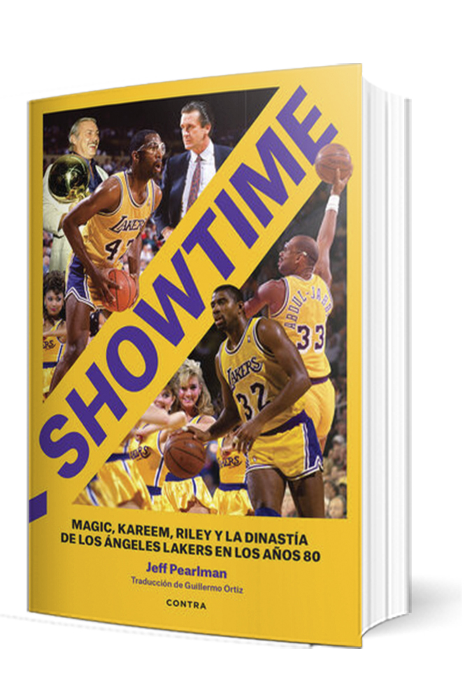 Libros de baloncesto y posters en la Tienda Gigantes del Basket