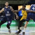 Valencia Basket cae ante Maccabi y se queda sin margen de error en la Euroliga