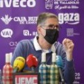 La emotiva despedida entre lágrimas de Roberto González tras ser destituido en el Real Valladolid Baloncesto