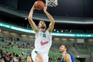 El nuevo pívot del Baskonia Begic, en el Union Olimpija: intimidación, rebotes, ganchos…