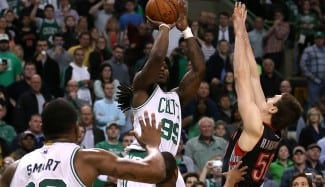 Los Celtics ganan a los Raptors a 8 décimas. Favor de Crowder a los Bulls (Vídeo)