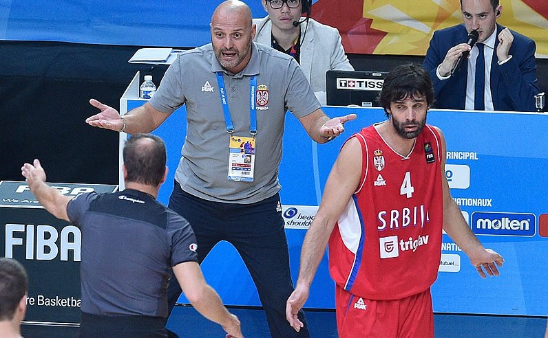 Djordjevic: “A la FIBA no le interesa que Serbia luche por las medallas”