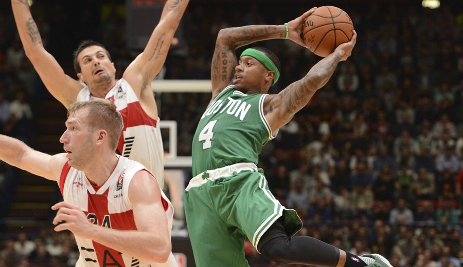 Atentos a la rueda de los Celtics. No te pierdas los brincos de Isaiah Thomas con 1,75 m. (Vídeo)