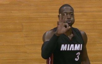 Wade (25) olvida sus migrañas. Dolor de cabeza para Wolves y tercera victoria de los Heat (Vídeo)