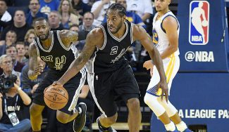 Los Spurs avergüenzan a los Warriors: Kawhi brilla y Simmons tapona a Curry (Vídeos)