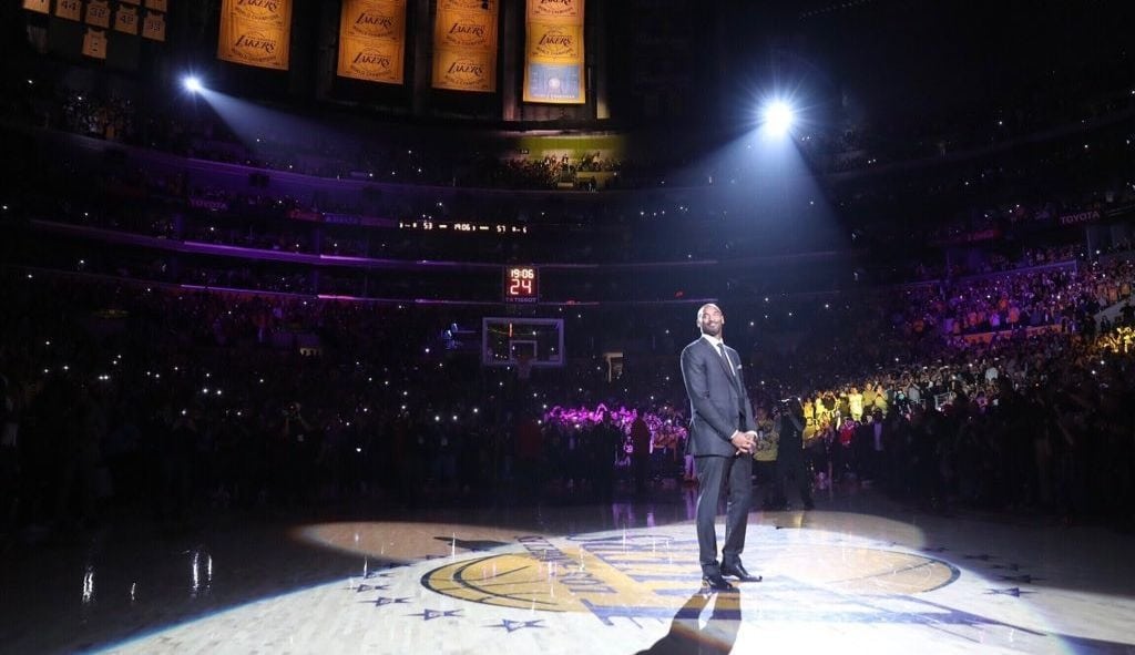 La ceremonia y discurso completo de Kobe Bryant en la retirada de su camiseta