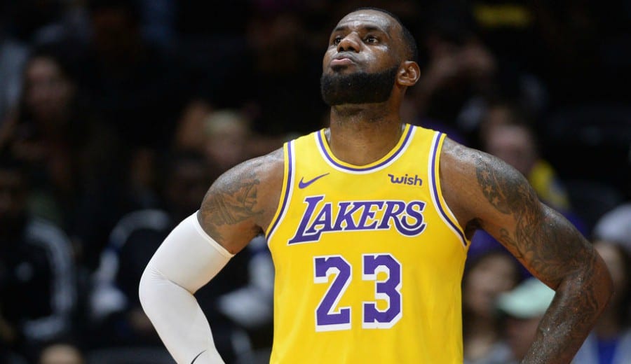 LeBron James hace mención a la reciente ‘tradición perdedora’ de los Lakers