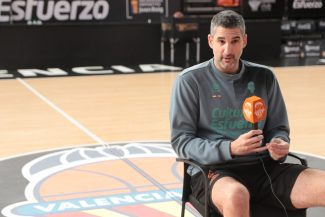 Rubén Burgos, el entrenador con más partidos en el Valencia Basket: “Entiendo al equipo como una familia”