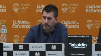 Las palabras de Luis Arbalejo tras la salida de Álex Mumbrú del Valencia Basket y la situación del club taronja